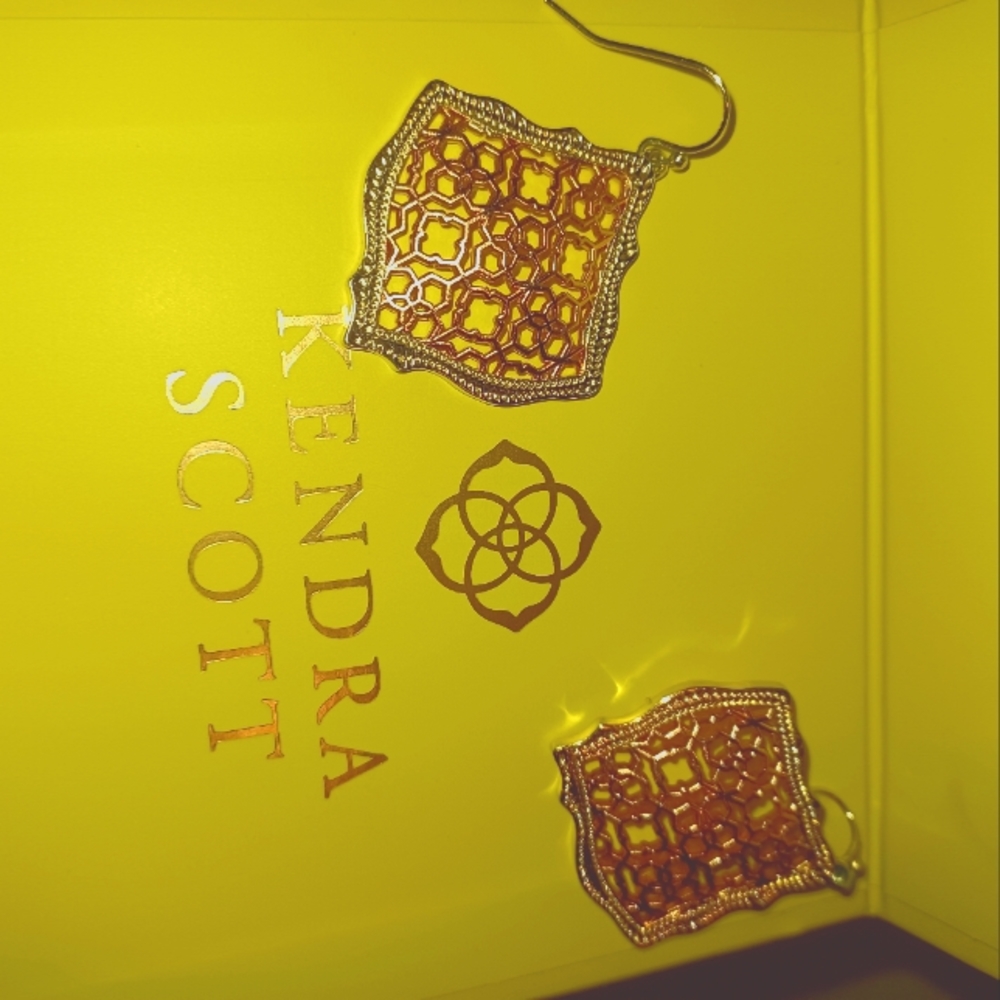 Kendra Scott bold bronze and gold earrings and necklace set